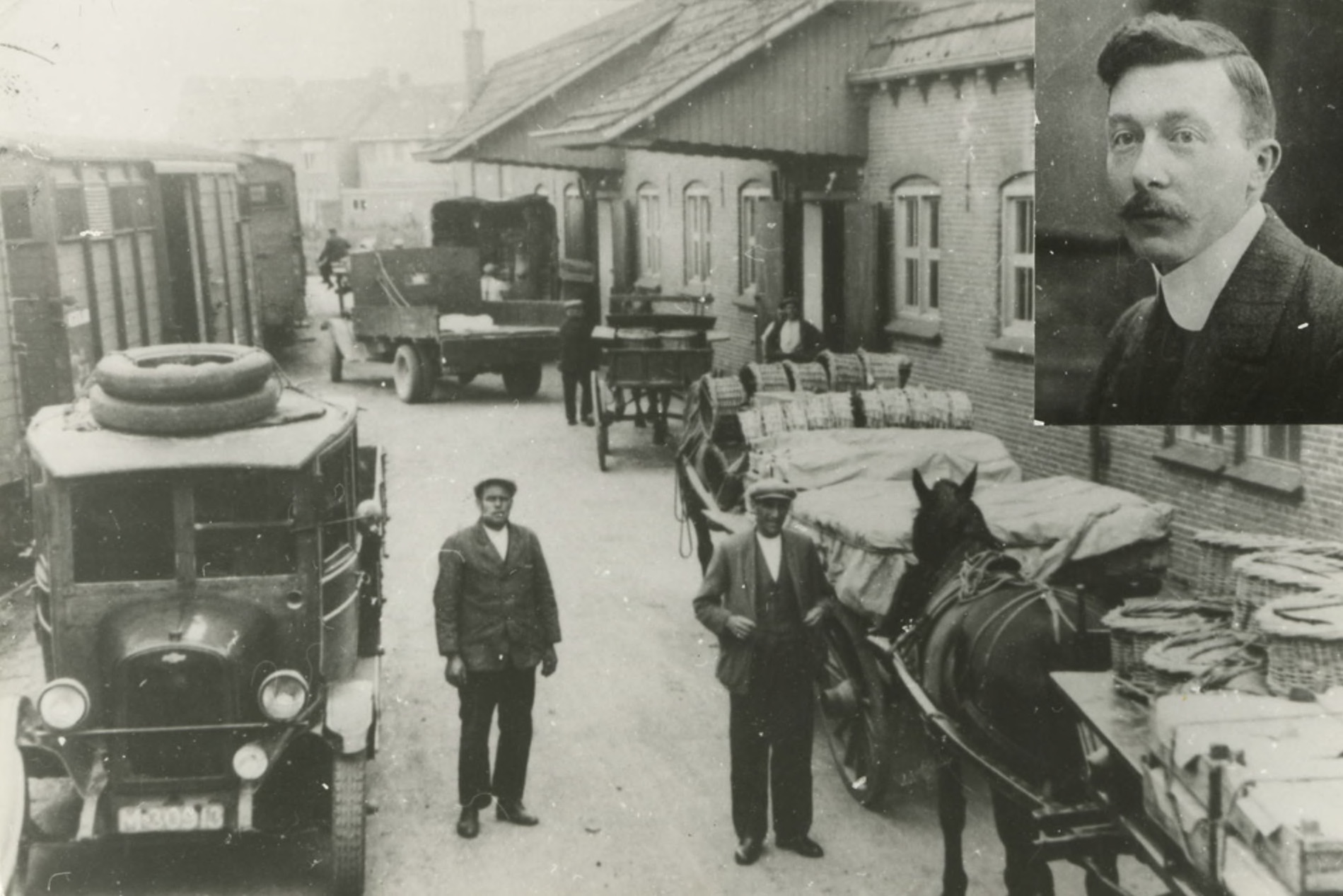 Portret van Remmert Septer in 1925. Foto van fruitaanvoer bij veiling Septer met links de heer Van Dijk uit Ingen (depothouder) en rechts de heer C. Laponder (aanvoerder) uit Kerk-Avezaath. 